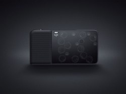 Three lenses on a smartphone? How about nine instead?